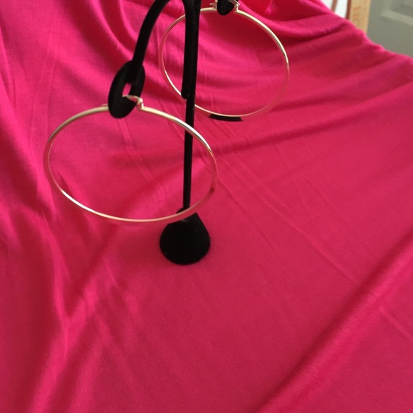 One pair of silver Nine2five