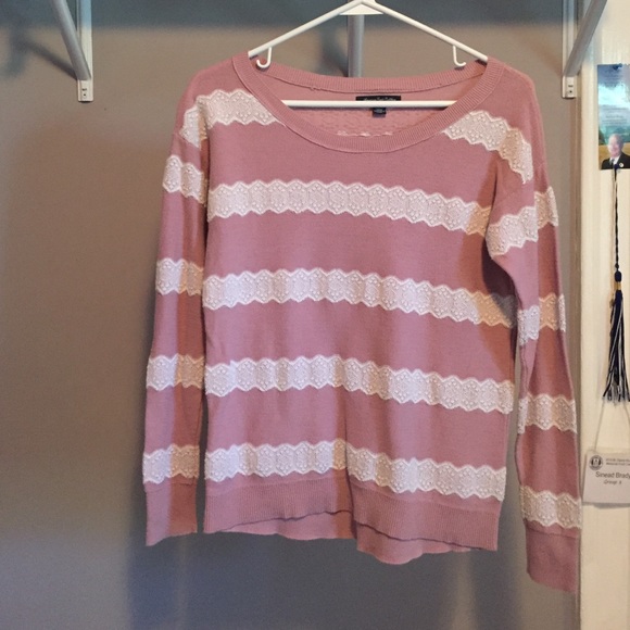 American Eagle sweater. In great shape. Size XS