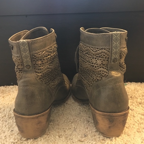 Small booties!! - Picture 4 of 4