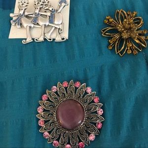 Lot of 3 brooches