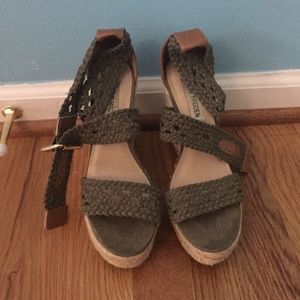 Steven Madden crochet dark green espadrille wedges