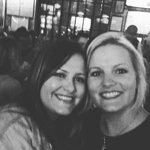 Meet your Posher, Chloe