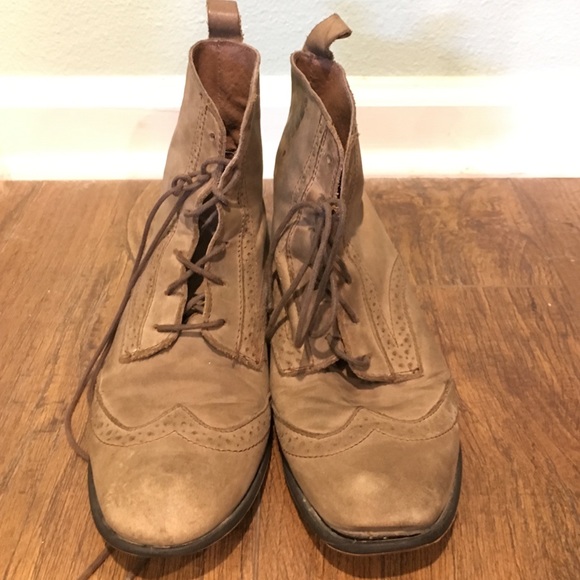 Steve Madden distressed boots