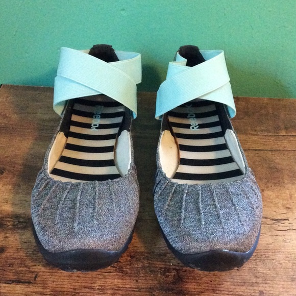 Reebok flats