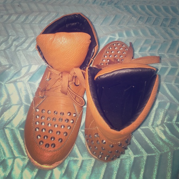 Spiked shoes wore about 3 times - Picture 1 of 1