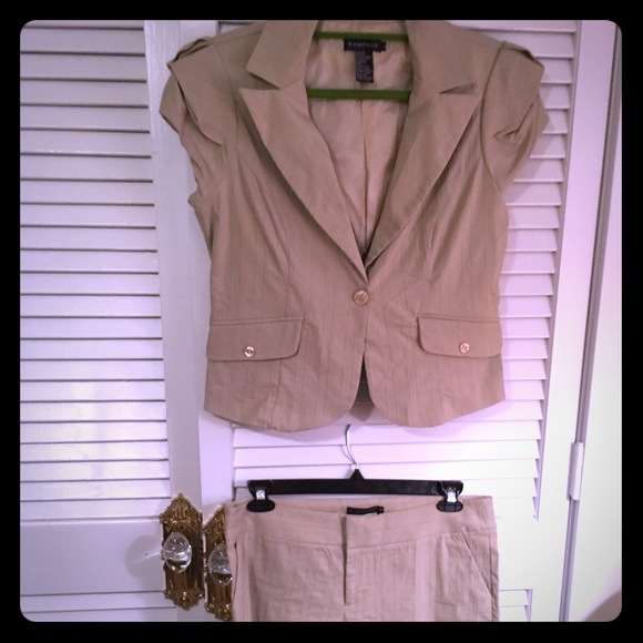 Biz Casual Short Suit