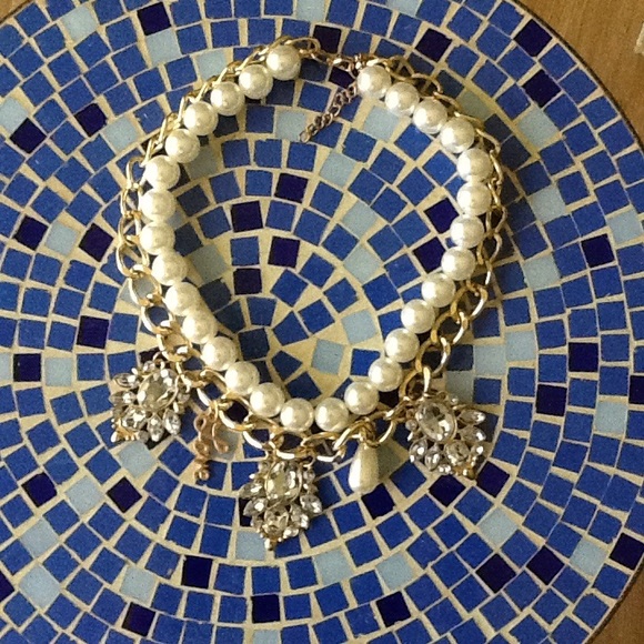 NEW Fashion Pearl & Gold Statement Necklace - Picture 2 of 3