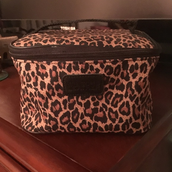 Wilson's Leather Travel Case - Picture 1 of 3