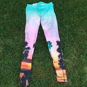 SO Island/Palm Tree Theme Leggings