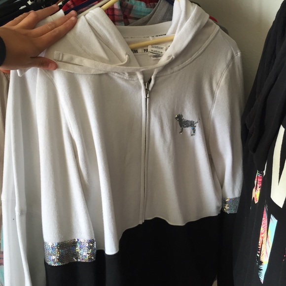 Showing 💕 - Picture 2 of 4