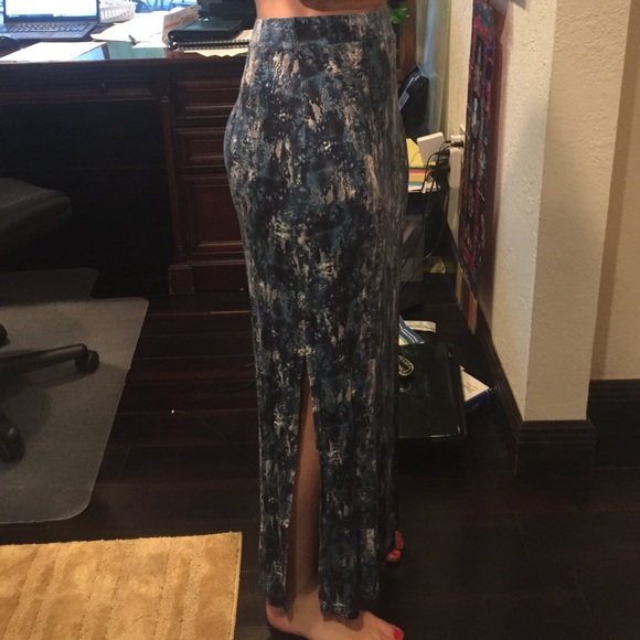 Cotton skirt with side slits