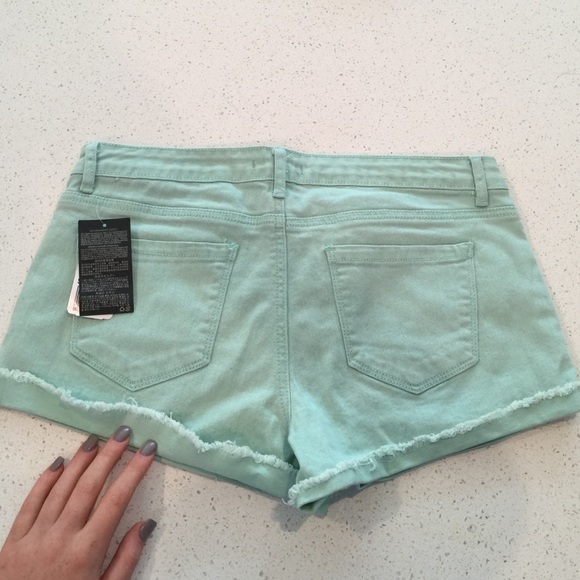 Blue Denim Shorts- FOREVER 21 - Picture 2 of 4