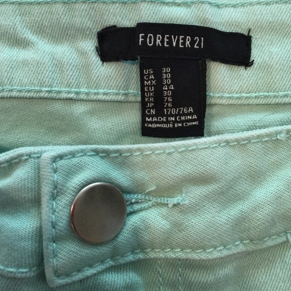 Blue Denim Shorts- FOREVER 21 - Picture 4 of 4