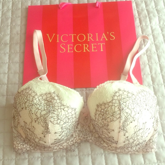34DD Victoria secret bra