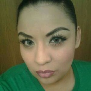 Meet your Posher, Yvette