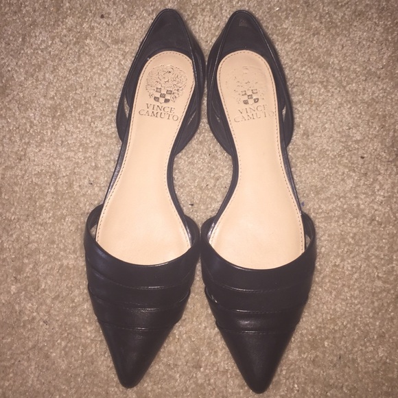 Vince Camuto Halette cut out flats!