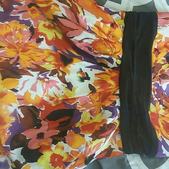 Cocktails taste better in pretty dresses - Picture 3 of 3