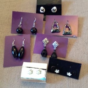 7 pairs vintage earrings. Perfect