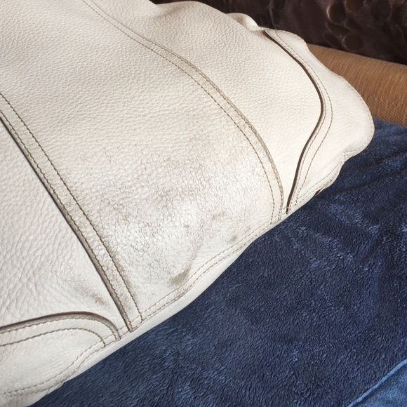 Used. Some wear on the bottom & shoulder handle. - Picture 3 of 4