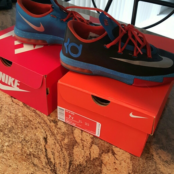 Boys Nike KD sneakers