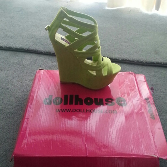 Dollhouse wedge shoes