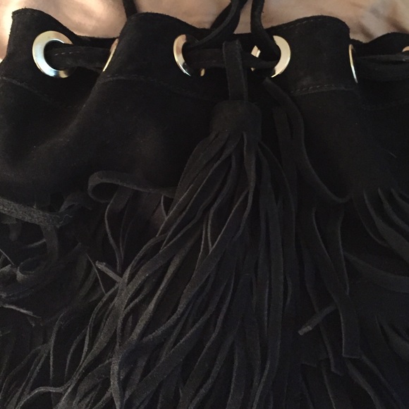 ❤️HP❤️ ⬇️⬇️Zara Fringe Bucket Bag - Picture 2 of 4