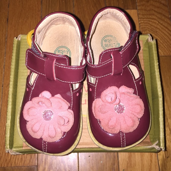 •sold on Ⓜ️• Livie and Luca blossoms shoes size 8