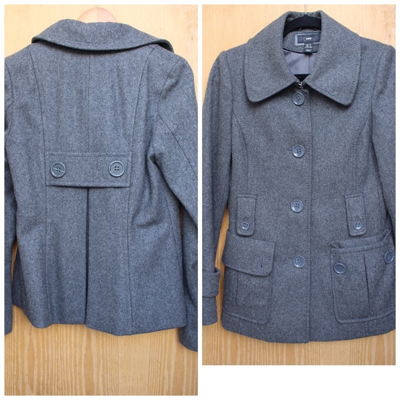 Mid-length pea coat; condition: just like new!