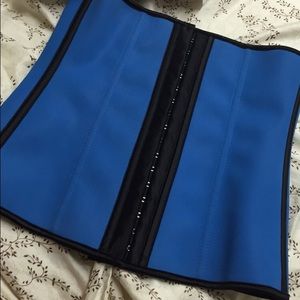 Waist shaperz latex waist Trianer new