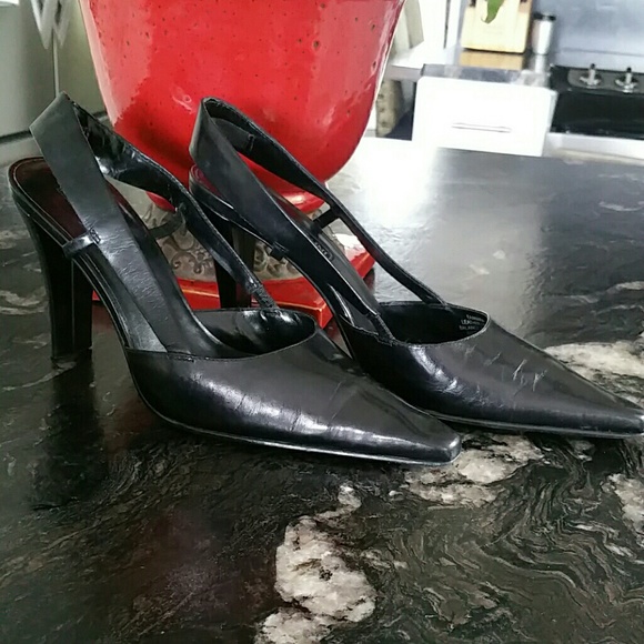 Black  Leather Enzo Angiolini strappy pumps