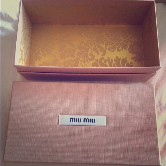 Miu miu sunglasses box