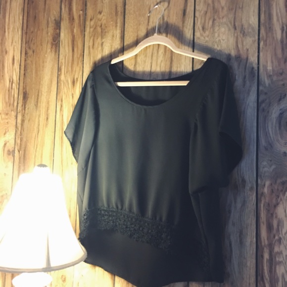 SOLD IN BUNDLE 💐💐💐 Black high low top - Picture 2 of 3