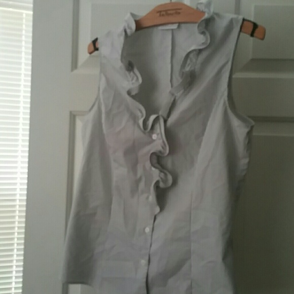 New York & Company Sleeveless ruffled top