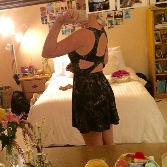 Open back patterned skater mini dress - Picture 4 of 4