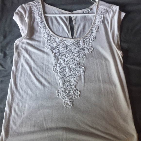 Cute cream colored top!