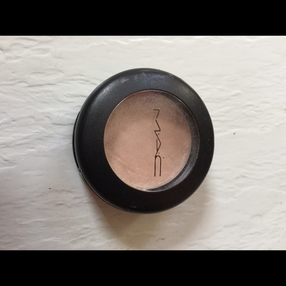 Mac eyeshadow