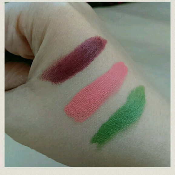 Claire's lipsticks - Picture 3 of 3