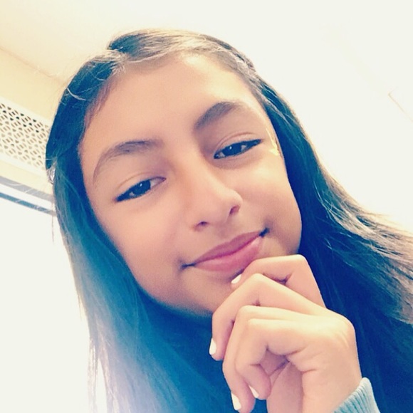 Meet your Posher, Adriana - Picture 1 of 1