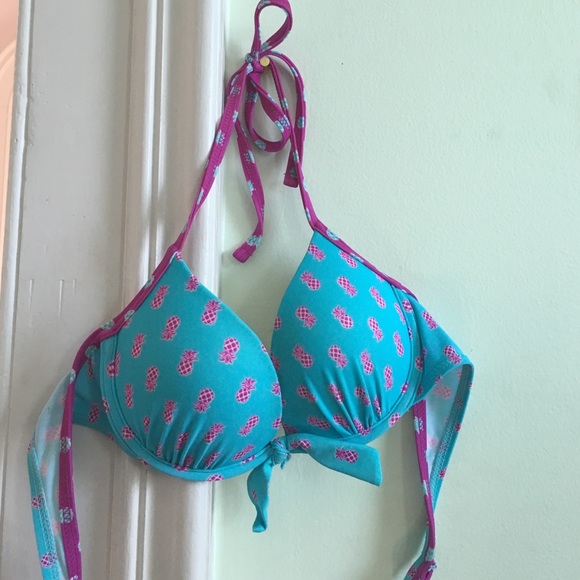 Like new pineapple bikini top