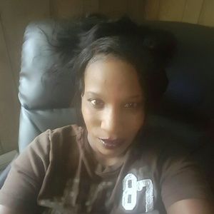 Meet your Posher, Ebony