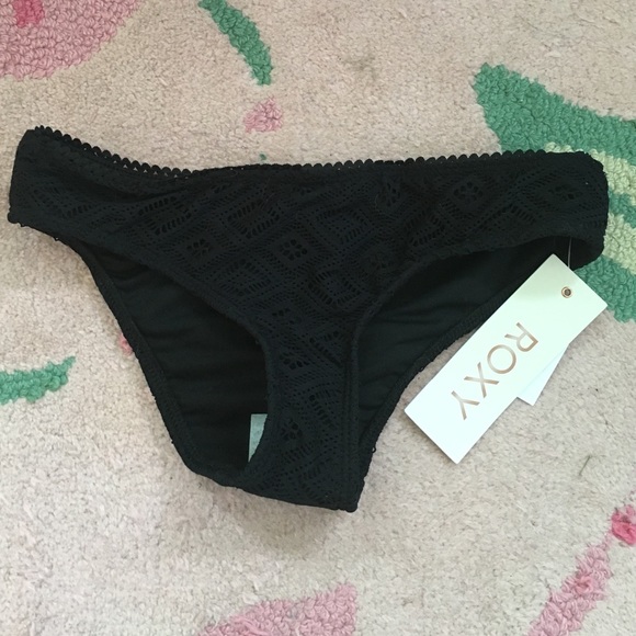 NWT Roxy Black crochet patterned bikini bottoms