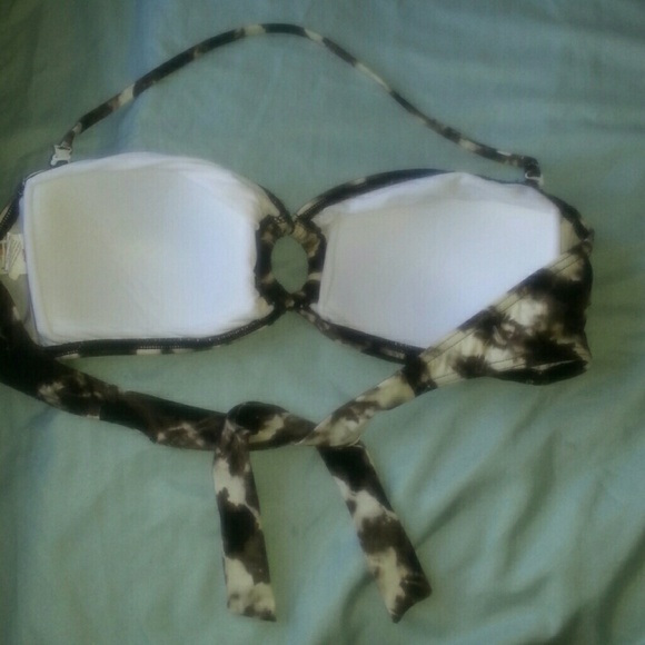 Beach Babe Australia Bandeau Bikini - Picture 3 of 4