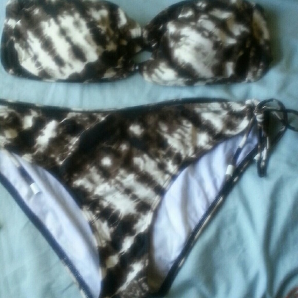 Beach Babe Australia Bandeau Bikini - Picture 4 of 4