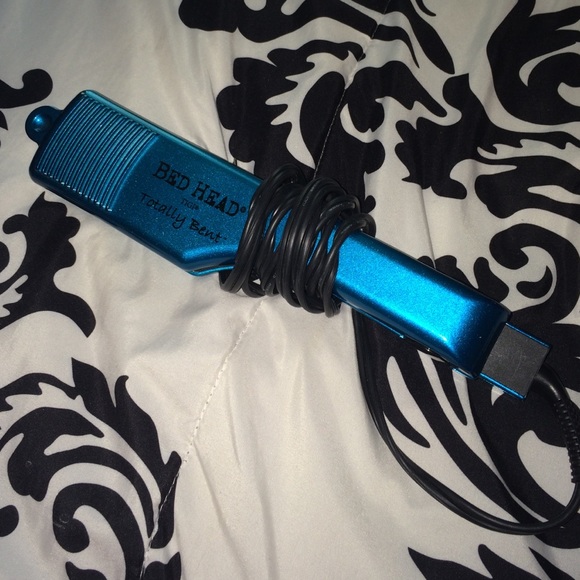 Bed head hair crimper