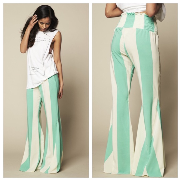 ⚡️MAKE AN OFFER⚡️Roberts Party Pants, Beach Club