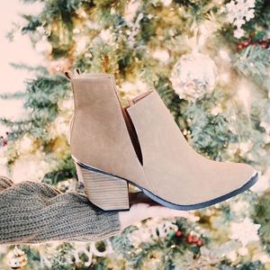 Suede taupe booties