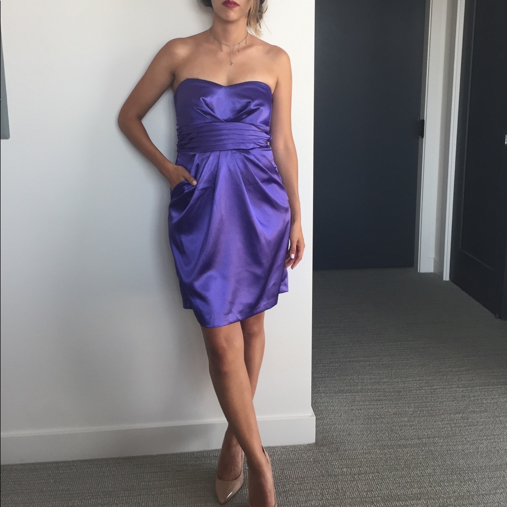 Classic midi dress that has pockets!