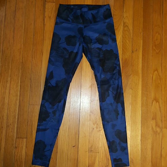 SOLD! Lululemon inky blue floral pants - Picture 3 of 4