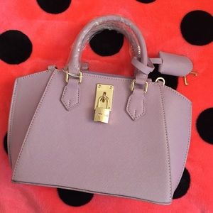 Lavender crossbody purse✨