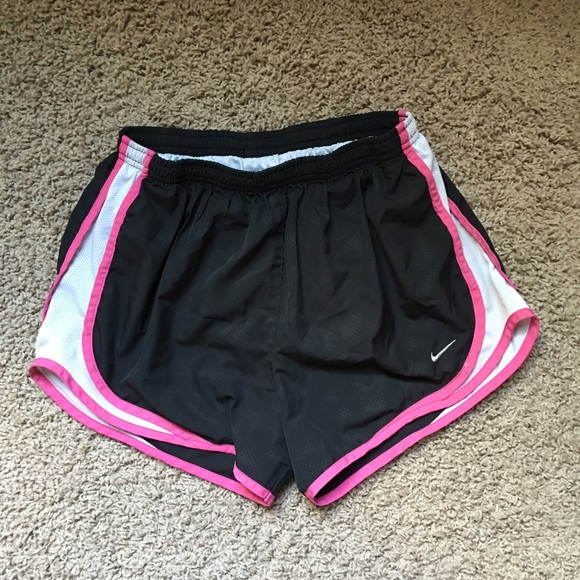 Women's Nike Tempo Shorts